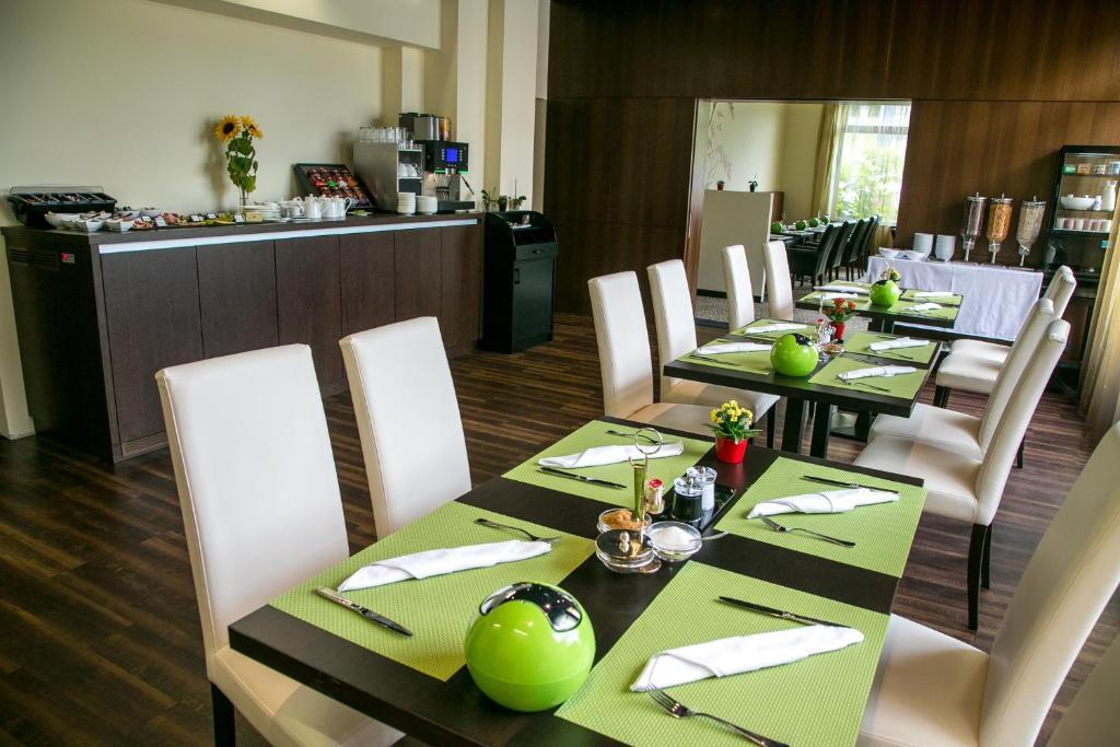 Hotel Seebrunn Am Wallersee Хендорф-ам-Валерзее Екстериор снимка