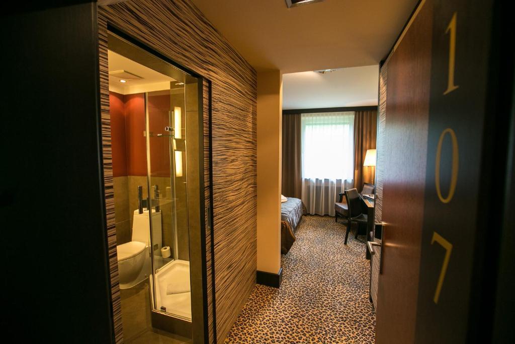 Hotel Seebrunn Am Wallersee Хендорф-ам-Валерзее Екстериор снимка